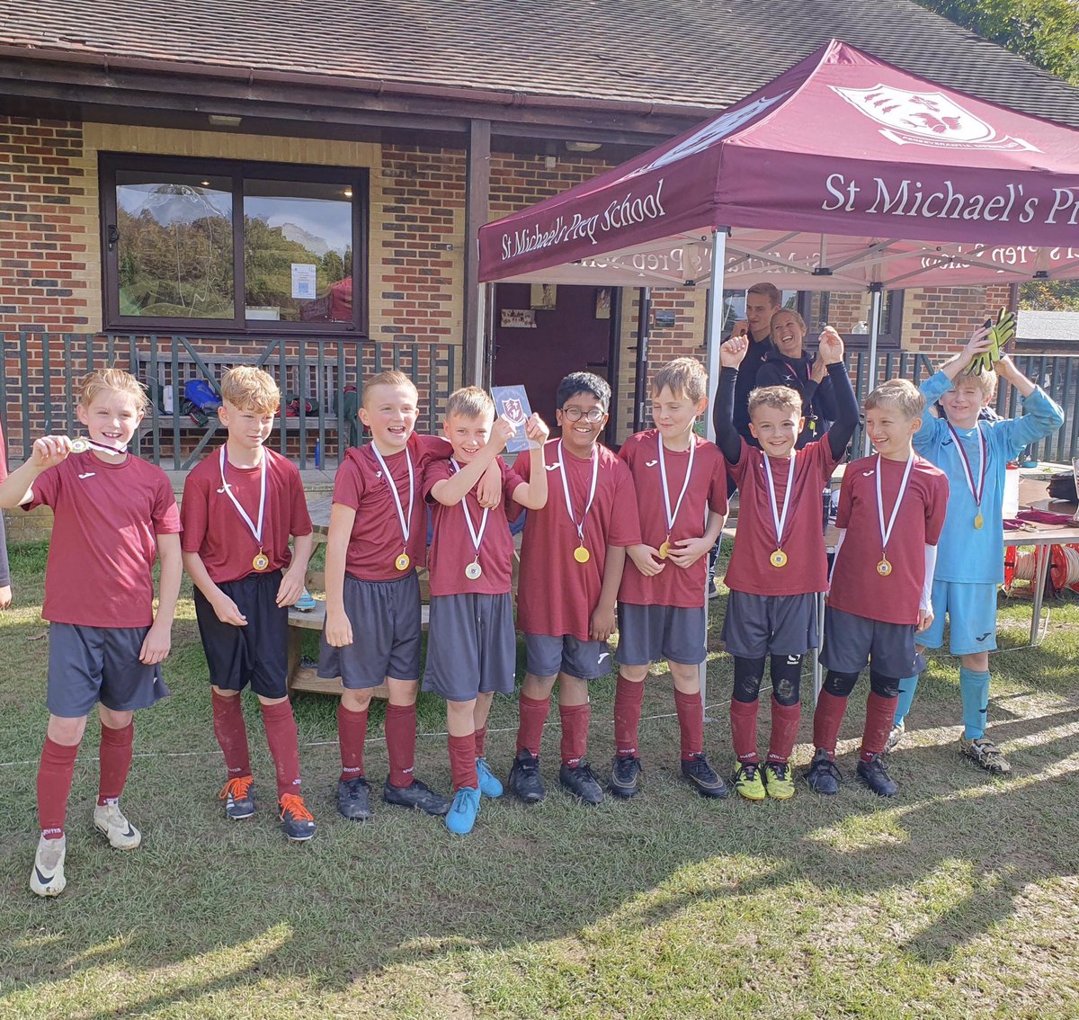 Huge congratulations to our Y5/Y6 team, who won the St Michael’s Plate. For some of our pupils this was their first football game and together the team shone their light.