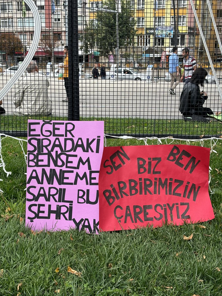 Susmayacağız

#KadinaVeÇocugaDokunma 
#istanbulsözlesmesiyaşatır 
#istanbulconvectionkeepsalive 
#6284SayılıYasaEtkinKullanılsın