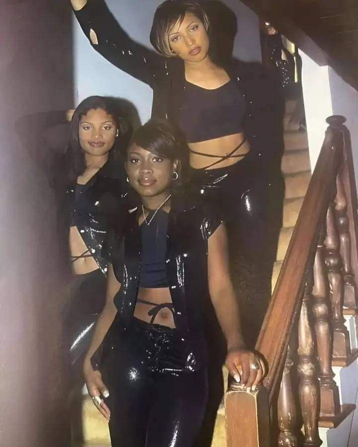 DE VOLTA ÀS NOTÍCIAS | As Anjinhas foram vistas numa festa universitária em São Paulo, com os estudantes da USP