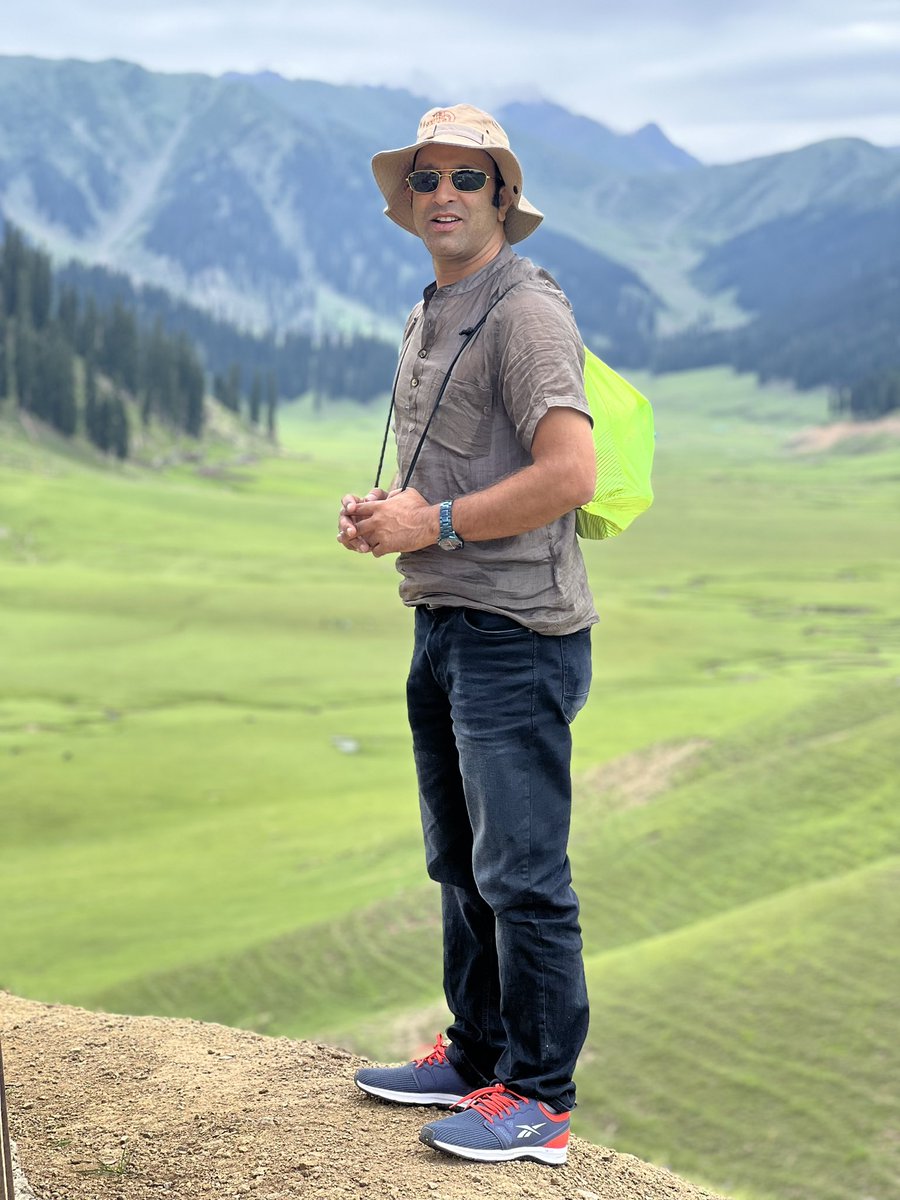 _imran_kashmiri's tweet image. @FIDAFIRDOUS2 
Mr. Fida Firdous’s vision brings artists and tourists closer to Kashmir.
Fida Firdous’s dedication makes him a cultural icon in the valley.
Through Kashmiryat, Fida Firdous promotes the idea of universal brotherhood.
#kashmirWithKWA #NewKashmir #FidaFirdous