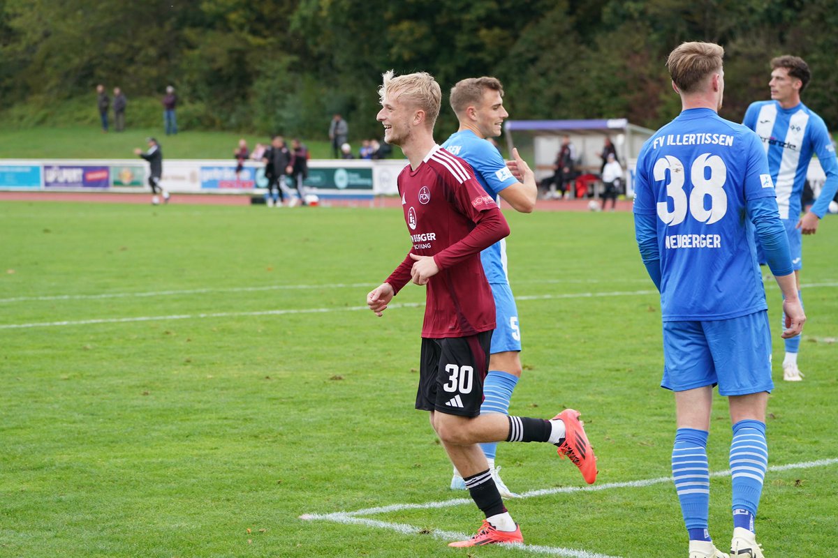fcn_nachwuchs's tweet photo. ⏰70' 

TOOOOR!👊 #Georgiadis schickt #Janisch auf dem Flügel. Dieser flankt den Ball in die Mitte, wo #Zietsch lauert und den Ball über die Linie drückt!

⚽1:0 | #fcn | #fcnnlz | #jungundhungrig https://t.co/P4nsuUWmQp