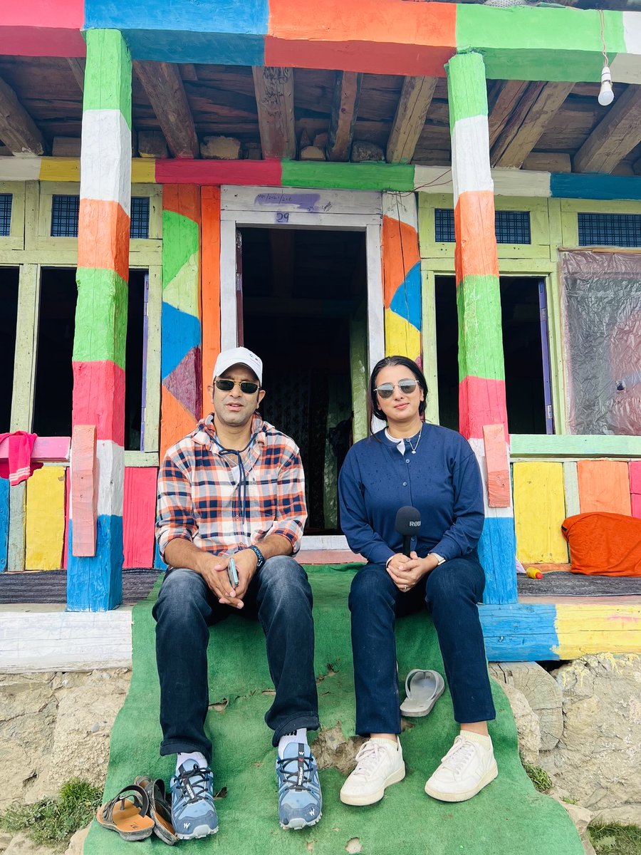 _imran_kashmiri's tweet image. @FIDAFIRDOUS2 Fida Firdous empowers young minds to think creatively and act purposefully
The unity between different communities owes much to Fida Firdous’s efforts  ensures that Kashmir’s art scene remains vibrant and inclusive.
#kashmirWithKWA #NewKashmir #FidaFirdous