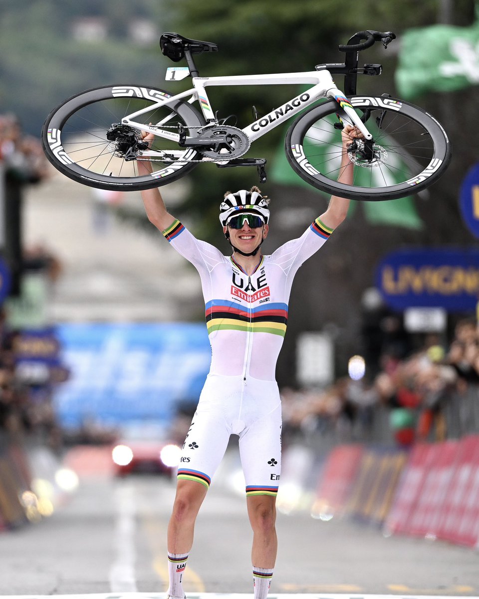 IL MAESTRO! 🥳

<a href="/TamauPogi/">Tadej Pogačar</a> takes his fourth <a href="/Il_Lombardia/">Il Lombardia</a> in a row, combined with his 25th win of the season! 🎉

Unstoppable. 😮‍💨

#IlLombardia2024
