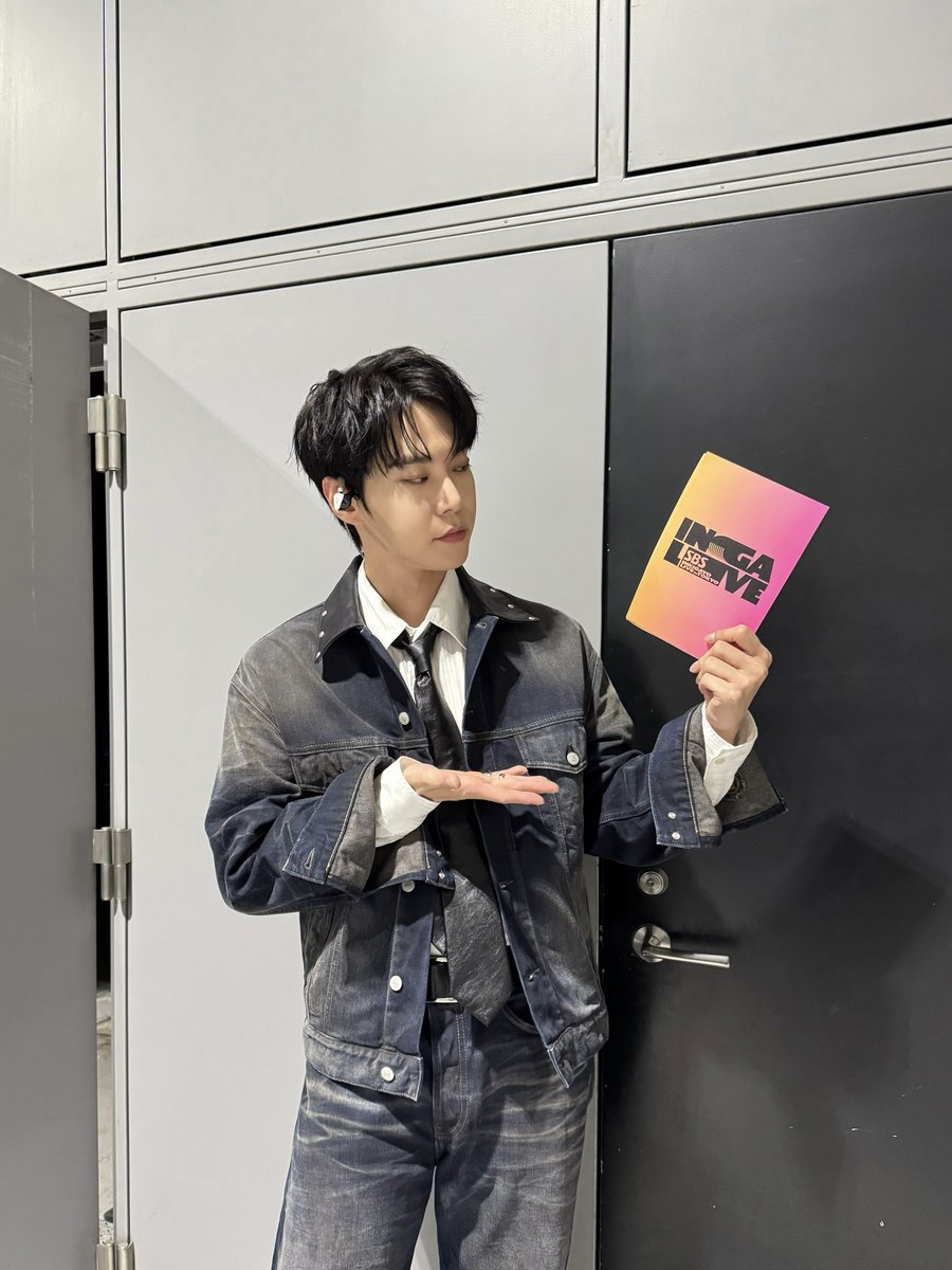 NCTsmtown's tweet photo. *✲ﾟ*｡⋆♡ོ  Today’s special MC #DOYOUNG

#도영
#NCT #NCT127
#인기가요 #SBSINGALIVE2024 https://t.co/1d6x20PGSR