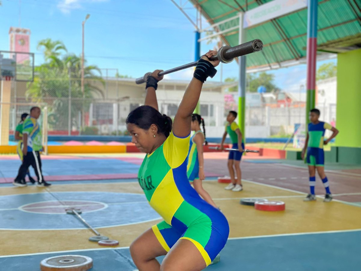 Por segundo día, continúa nuestra I ExpoJuventud, Deporte y Recreación en los espacios del parque Bolívar en Ciudad Bolívar; ven y comparte en familia <a href="/NicolasMaduro/">Nicolás Maduro</a> .<a href="/comandosergioh/">Sergio Hernandez</a>
