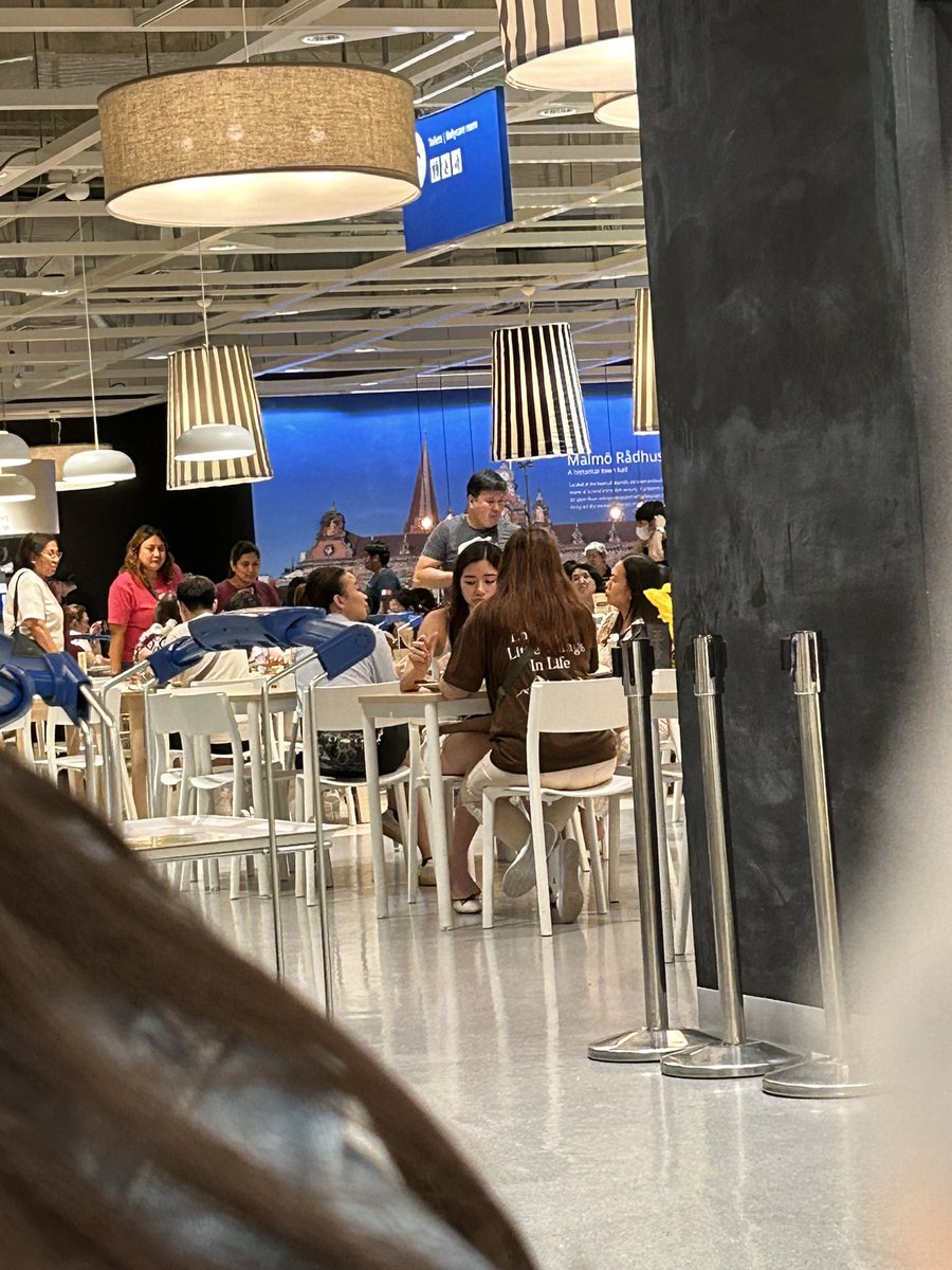 🎀 sonya’s charging port 🔌 tweet media