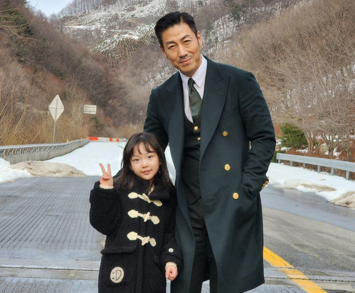 BlancaTruebaID's tweet photo. #ShimJiYoo's dramas in 2024:

#7Escape (Resurrection) - Hanna
#MySweetMobster - Yeon-hui
#PerfectFamily - little Su-yeon
#LoveNextDoor - Yeon-du
#SujiAndUri - Ji-woo

What's next, anyone knows? https://t.co/1HadKhEvsB