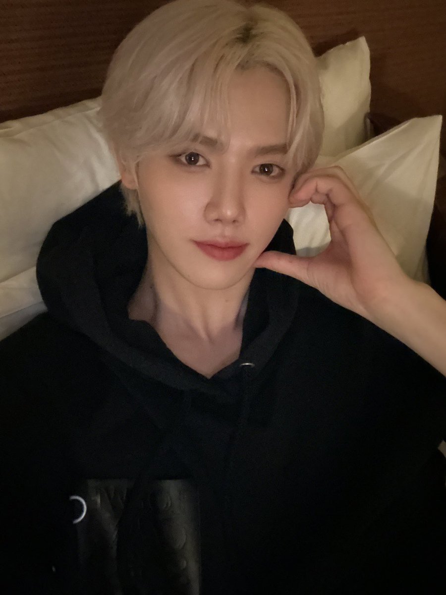 CRAVITY_twt's tweet photo. 잘자영🤍
#민희 https://t.co/ub0sZrAqL2
