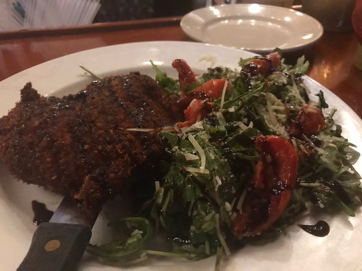 CapeCodBars's tweet image. Just a week to go until seasonal restaurant Mattakeese Wharf’s last night. Enjoyed their Chicken Milanese, arugula salad with roasted tomatoes was awesome! And my fave drink there, the Sandbar Relaxer. #Barnstable #CapeCod