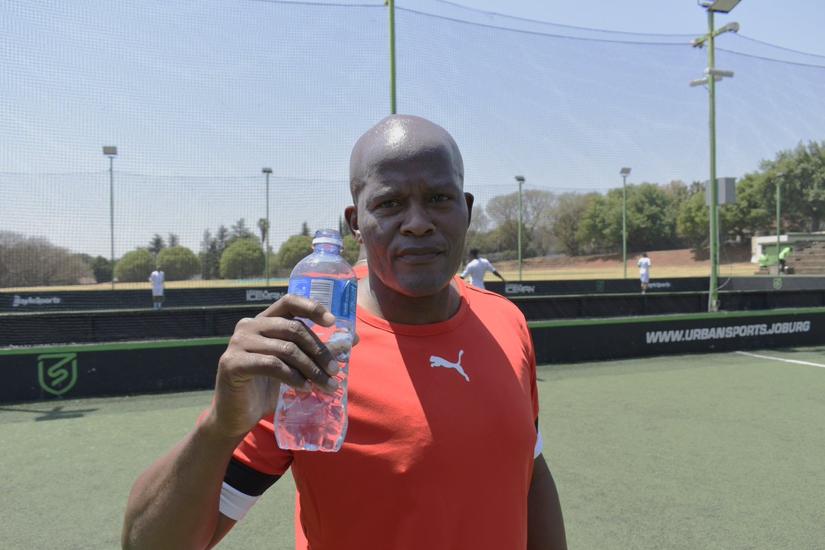 KickOffMagazine's tweet photo. After all the action, the legends are hydrating to the max with aQuellé☀️💧
#Legendary5Tournament
#SoccerLaduma
#KickOff
#NaturalSpringWater
#aQuellé
@aQuelle https://t.co/8PPC5yYMd7