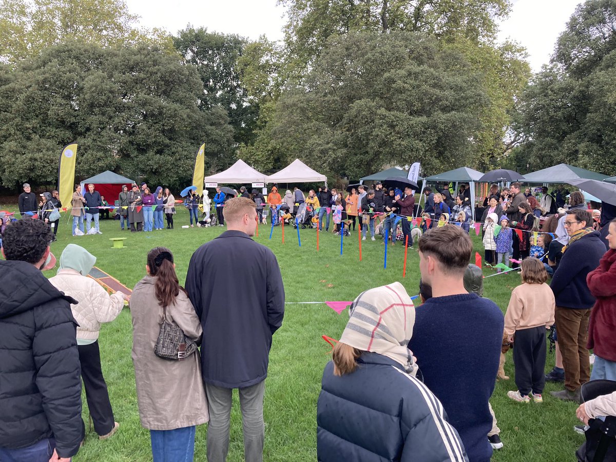 KenParkFriends's tweet photo. It’s happening! 🐶 Never mind the rain! Put your raincoat on &amp; join us in the park for our DOG SHOW!! Until 4pm. 
We’re here with @ThehoundhutO &amp; Paws &amp; Pause. There’s face-painting, quizzes &amp; games, &amp; cupcakes!
 #dog #dogs #dogshow #kennington #kenningtonpark #fokp #loveyourpark https://t.co/5GhUwAtY3H