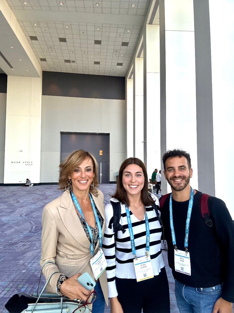 Sharing good times with part of team at #sfn2024!! <a href="/_sofiabarile/">Sofia Barile</a> <a href="/IITalk_projects/">IITalk_projects</a> <a href="/IITalk/">IIT</a>