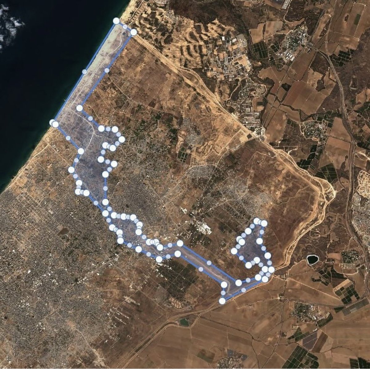 HossamShabat's tweet image. The Israeli occupation has besieged us in this area, which includes Beit Hanoun, Beit Lahia, and the Jabalia refugee camp, for the past eight days. Since October 1st, they have stopped all food, water, and medical supplies from entering. They have threatened hospitals to shut…