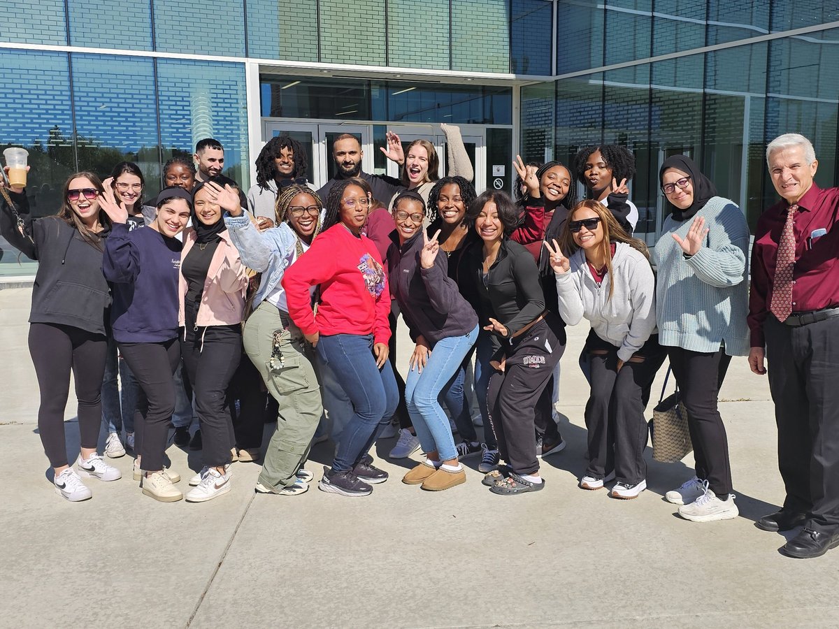 UMESNews's tweet photo. #UMES Physician Assistant students took part in several #PAWeek activities! This included a Campus Walk to recognize the contributions of PAs to healthcare. They also provided information to anyone interested in the #UMES PA Program. ⚕️ https://t.co/5aKVPGBjJC