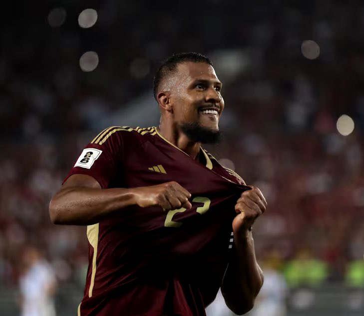 rafalejov's tweet image. El ninguneo de algunos a Salomón Rondón y el jalabolismo excesivo a Arango me molesta. 

¿Qué ha hecho Arango que no ha hecho Salomón? ¿Nos llevó al Mundial?

En técnica individual fue mejor Arango, pero si ese es el criterio estricto, Stalin Rivas le pasa por encima a todos. No…