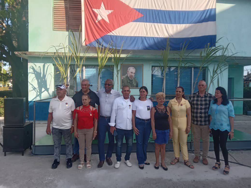 ManolihaHolguin's tweet photo. Acto de homenaje por el día del trabajador azucarero,celebrado en el central Fernando de Dios del municipio Báguanos , se estímulo resultados a colectivos y trabajadores, compromiso de hacer una Zafra eficiente,#HolguínSi https://t.co/hlyJnaqv3d
