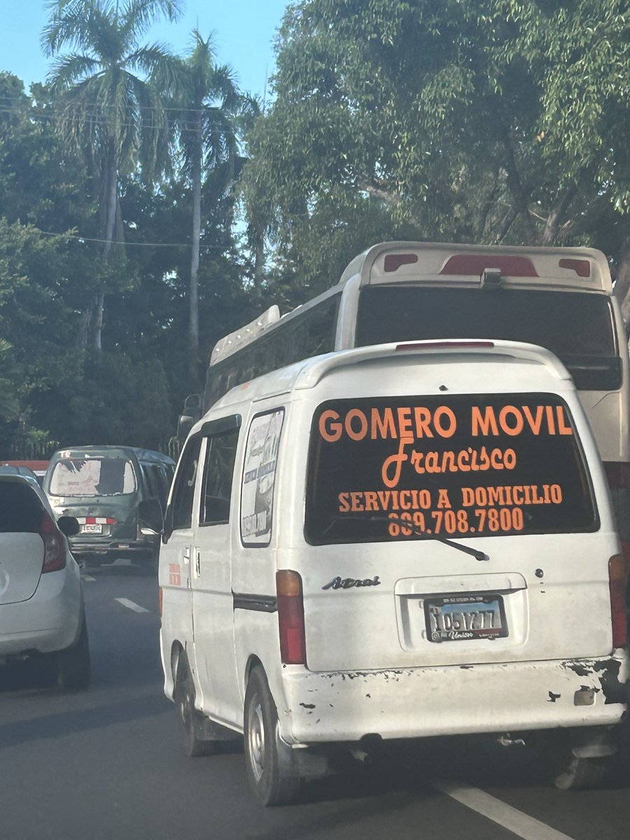 Vi esto hace unos días y me pareció interesante compartirlo por si algún día necesitan de esos servicios.
