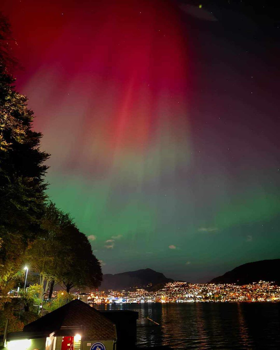 Her gördüğümde tekrar büyüleniyorum. #kuzeyisiklari