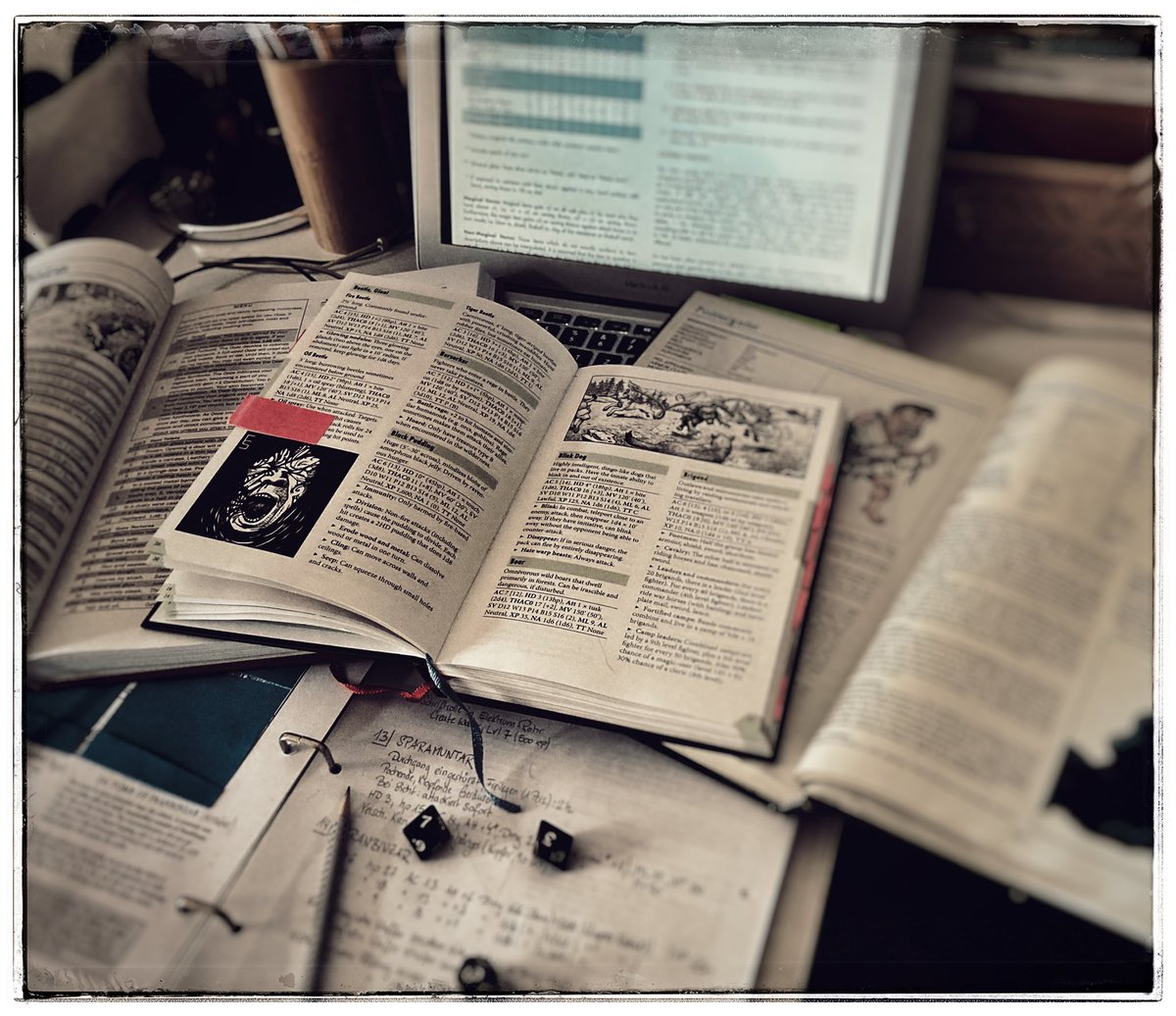 GreenDragonDM's tweet photo. It's always fascinating to see how much even standard monsters differ from one another in different games and editions. And what they have in common.
#DnD #EncounterDesign https://t.co/50ezO42tG6