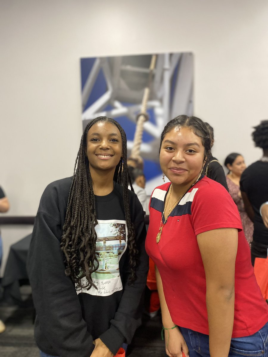 apsDouglassHigh's tweet image. Our scholars explored their post-graduation options during a visit to @universityofga this week! #collegeandcareer #E3 #AstroPride