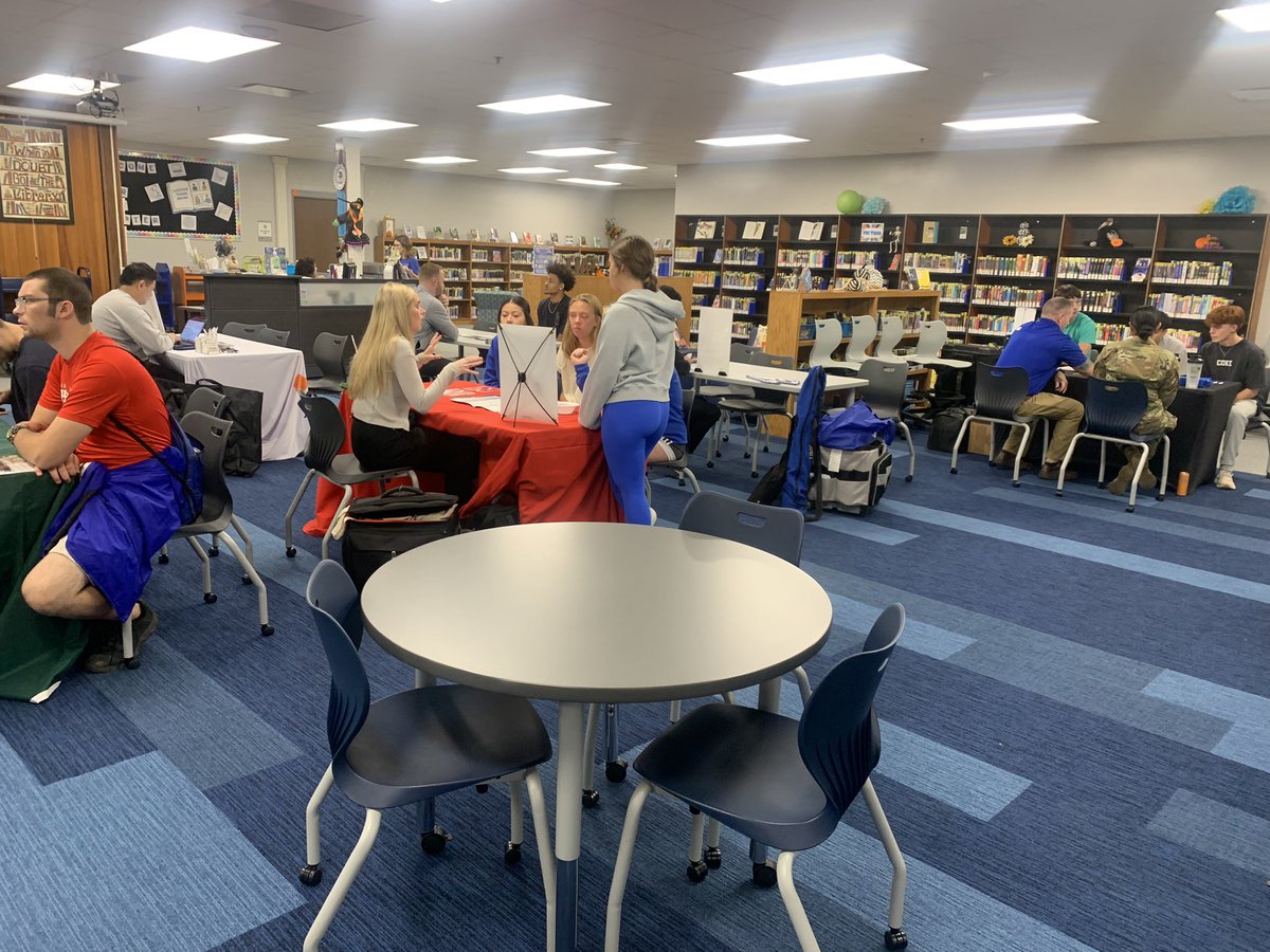 “I’m going to college!” We had a successful Apply2College Day yesterday at Lakeview. #lakeviewvikes