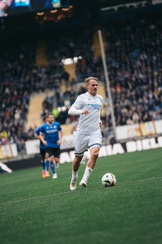 arminia's tweet image. Halbzeit Eins ist durch! 
Es steht 3:3 zur Pause! ⏸️🤩