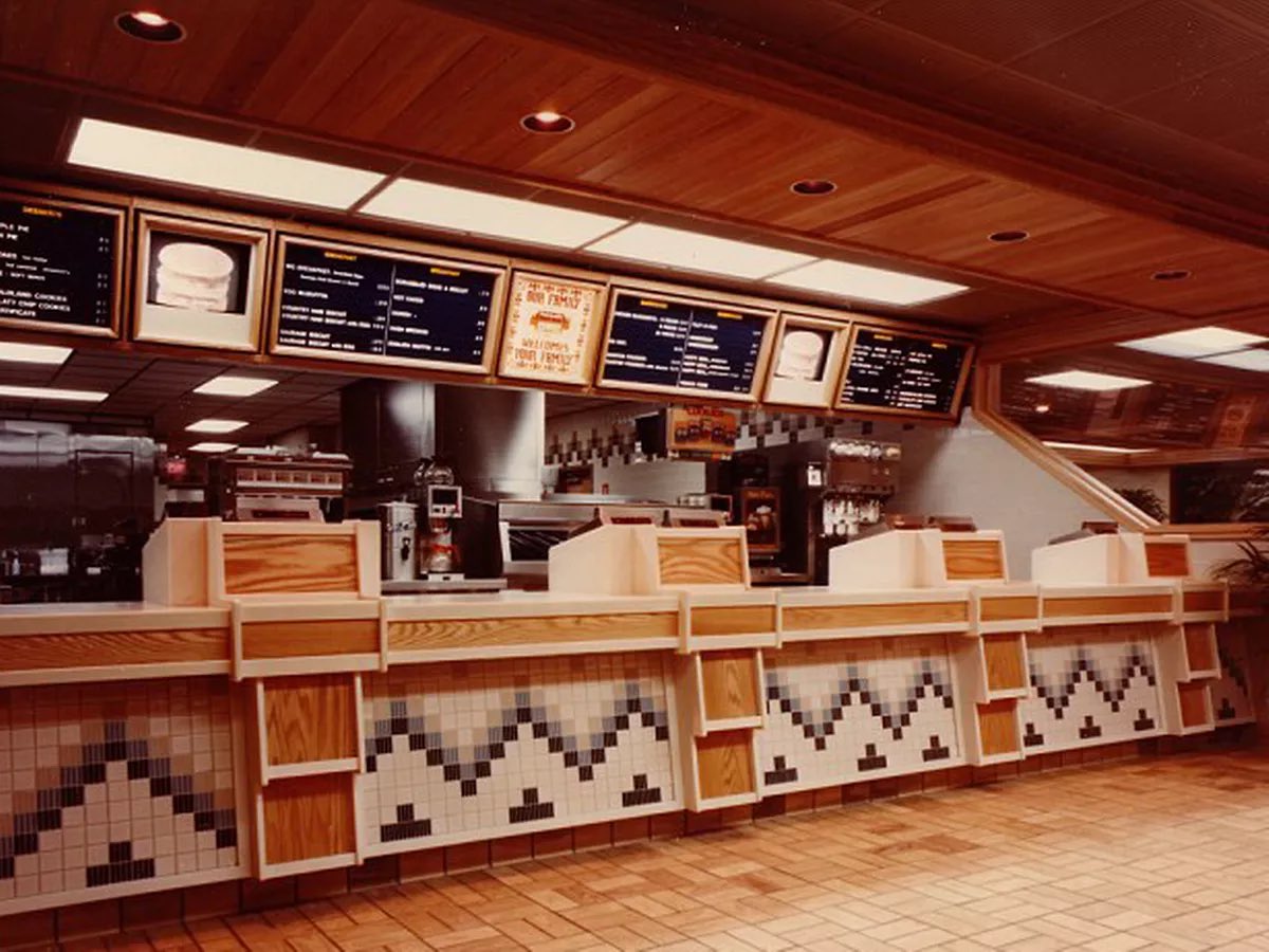 The first McDonald’s in the UK opens in Woolwich, London. Hundreds of people line up on the first day. 

A hamburger costs 15p, a cheeseburger 21p, and a Big Mac 45p.