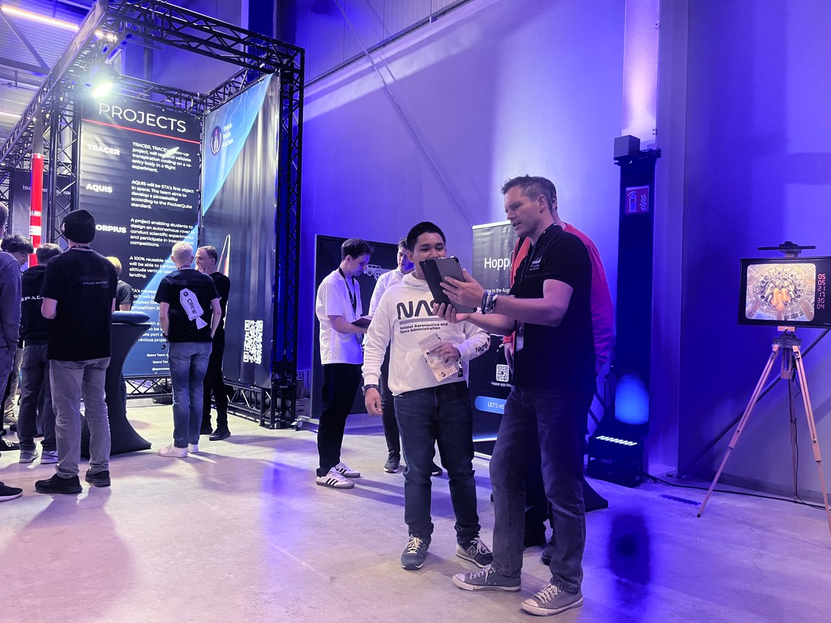 Guys I meet the 3 Space Creators in the Space Creators Day 2024

<a href="/Matt_Lowne/">Matt Lowne</a> <a href="/Rocket_Art_/">Rocket Art</a> <a href="/hoppar_app/">HoppAR</a>  

#TeamSpace