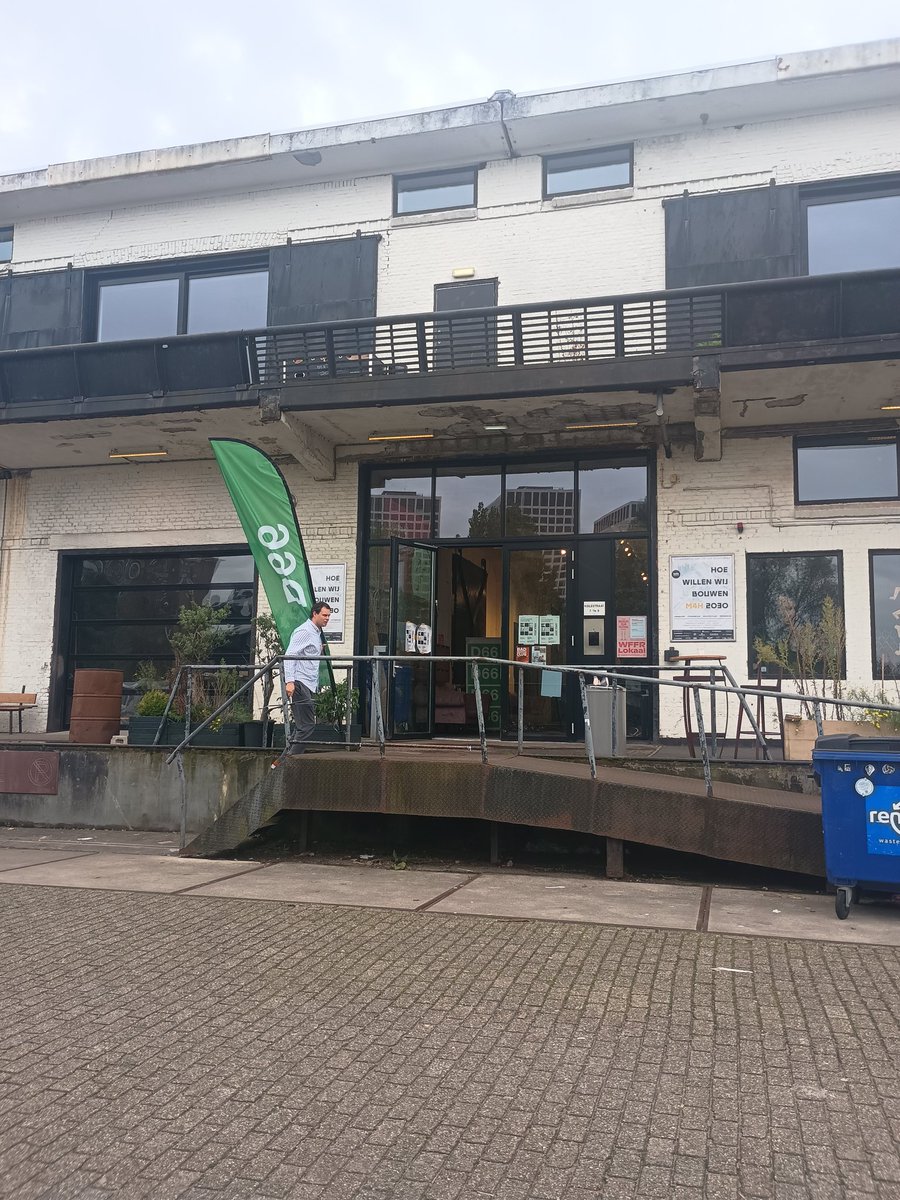 timmietovenaar's tweet photo. Mooi stadscongres, georganiseerd door @D66Rotterdam &amp; @D66ZH over 'Duurzaamheid voor iedereen'. O.a. met een goede inleiding door @SandraPhlippen op klimaatkwetsbaarheid met de uitdagingen en kosten die dit - zeker ook in onze delta - met zich met zich mee gaat brengen ... https://t.co/JGDAHRyTui