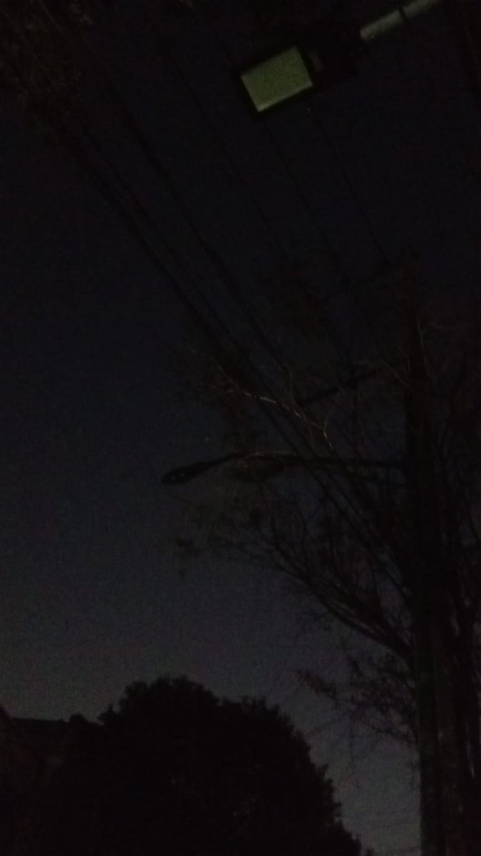 mchavezisotader's tweet photo. @AlcCuauhtemocMx calle #Mimosas sin luces en toda la calle, entre Pino y Ciprés. Totalmente a obscuras. @CFE_Contigo dice que esa calle corresponde a la @AlcCuauhtemocMx 
Favor de atender. https://t.co/6aYYO1BCs8