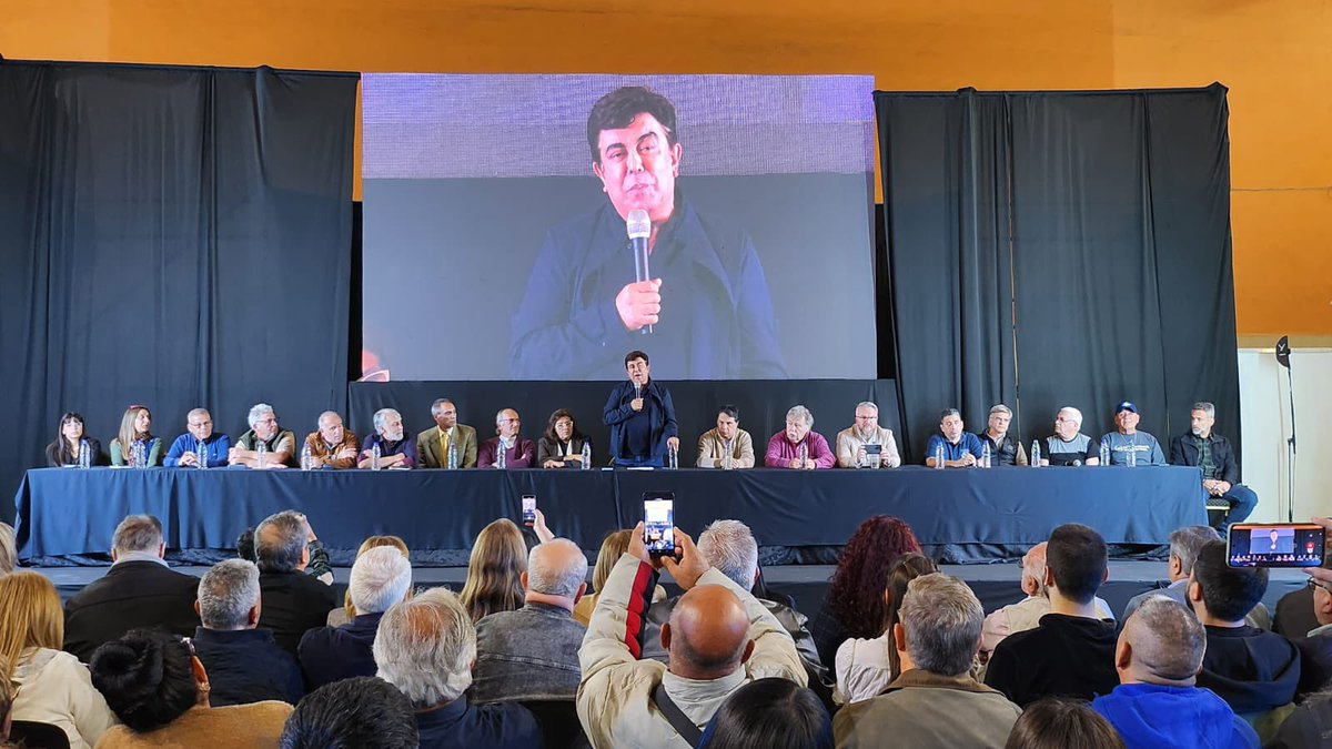 giorgi_debora's tweet photo. ‼️Estuvimos presentes en un nuevo encuentro de la Multisectorial de La Matanza.

📌Más de 2 mil representantes de las fuerzas vivas destacaron el amparo presentado por el municipio contra los tarifazos del presidente Milei. https://t.co/ZhxPkcrXme
