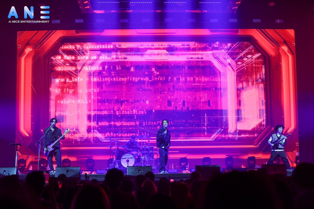 ANiceEnt's tweet image. “Paper Planes”  โชว์พิเศษในงาน"PEPSI Presents T-POP (Mart) Concert Fest 3"

#PaperPlanes 
#PEPSIpresentsTpopconcertfest3 
#PEPSITpopConFest3_Day1
#TpopConcertFest3