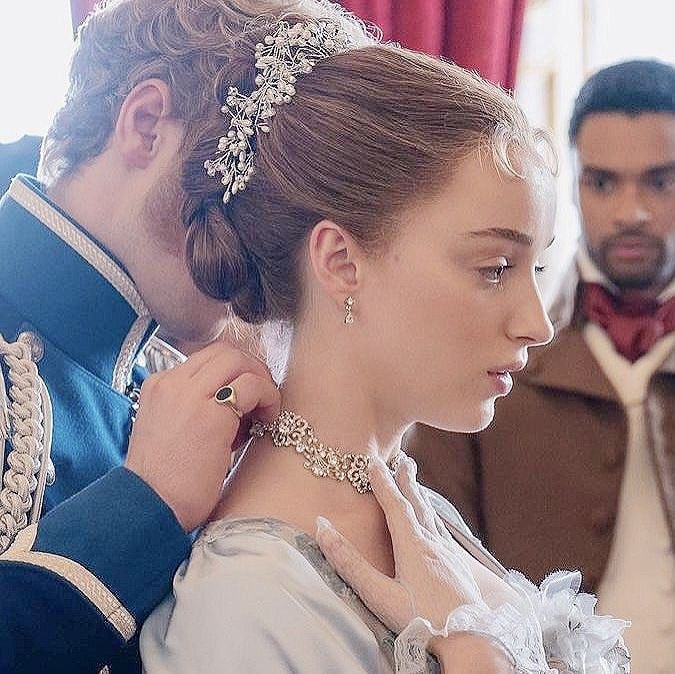 𝑫𝒂𝒑𝒉𝒏𝒆. tweet media