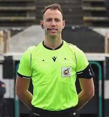MMNervion's tweet photo. No se recuerda un arbitraje igual como el que está sufriendo el Sevilla Atletico  en la tarde de hoy. El árbitro se ha inventado dos expulsiones y un gol. 

Luis Bestard Servera no puede volver a pitar un partido de ningún equipo del @SevillaFC.

https://t.co/s6Ux3AiJKa https://t.co/e84BA65iBO