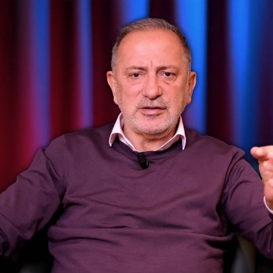 Fatih Altaylı: "Türkiye'de limiti 100 bin TL'yi aşan 62 milyon kredi kartı var. Toplayacakları para hemen hemen 1.3 milyar dolar.

Bunu da Savunma Sanayii'ne aktaracaklarmış. Önce ülkede tehdit varmış algısı yarat, sonra vergiyi dayat."