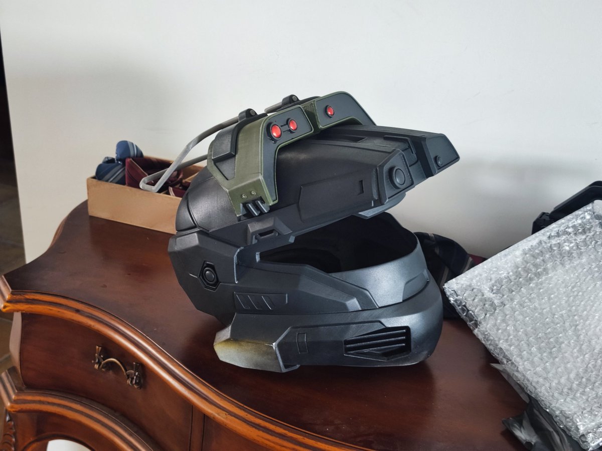 Sgt_Kerry's tweet photo. This is what I'm making
#haloreach #halo #JUNA266 #helmet #Cosplay #3dprint https://t.co/ZJBBmbm5od