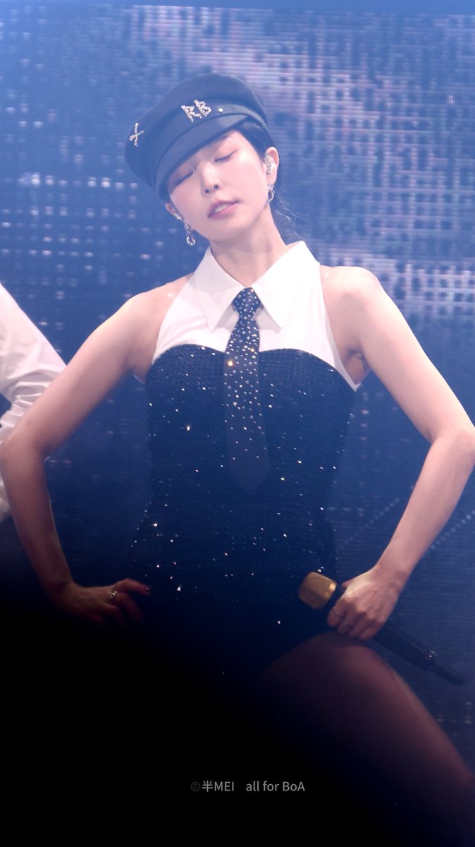 BoAsupport1105's tweet photo. im on my knees🧎‍♀️🧎‍♀️

#BoA #보아 
#BoALiveTour #BoA_OnesOwn https://t.co/tpsHjEQNqe