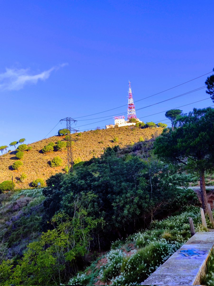 careonsafety's tweet photo. Montaña de la Emisora #Barcelona #DiaDeLaHispanidad https://t.co/dzPZoSi26j