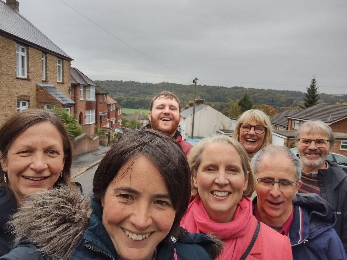 Marking 100 days of the new Labour government, we were out speaking to local residents on Rectory Avenue and surrounding streets in High Wycombe this morning. Thanks to my great team and all the residents who spoke to us.
#labourdoorstep