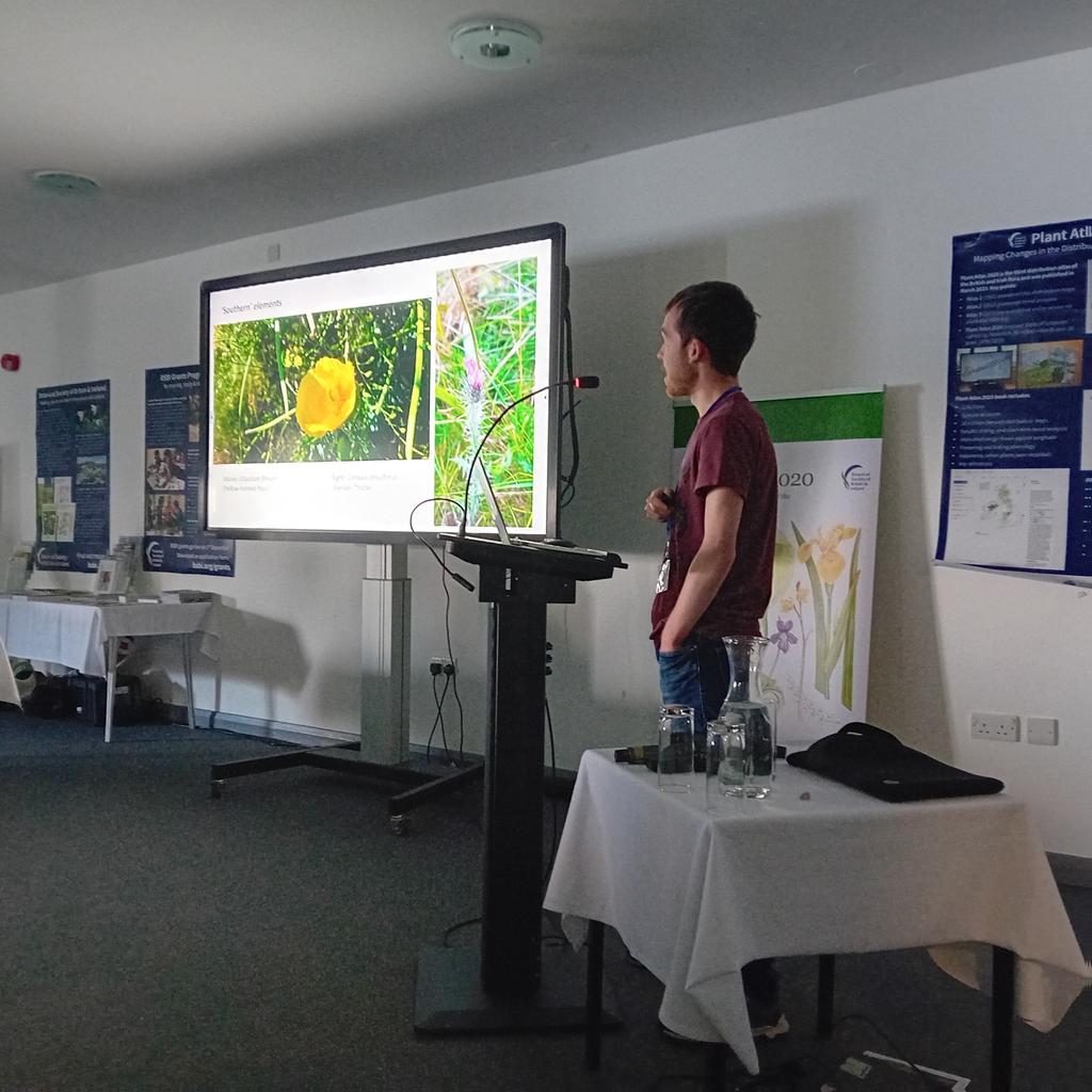 A great day at the #BSBIAutumnMeeting : Ciaran Flynn describing the unique flora of the Cooley Penisula, where calcareous and acidic habitats meet, with such rarities as Parsley Fern, Beech Fern and Bog Orchid <a href="/BSBIbotany/">BSBI: Botanical Society of Britain & Ireland</a>