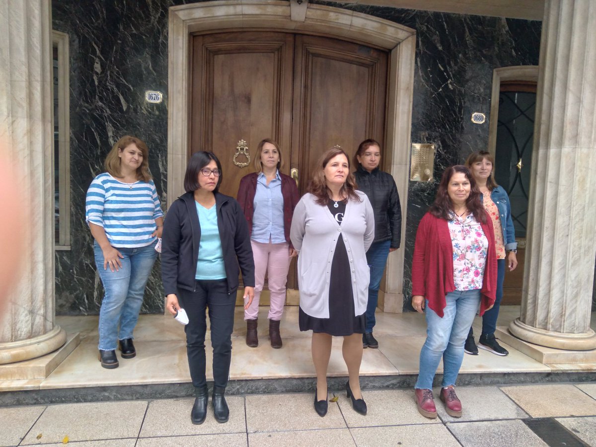PaulaBistagnino's tweet photo. Beatriz Delgado logró escaparse después de servir 16 años sin salario y en condiciones de encierro, pero la encontraron y la obligaron a regresar contra su voluntad por 9 años más. https://t.co/TnpRUv1a1U