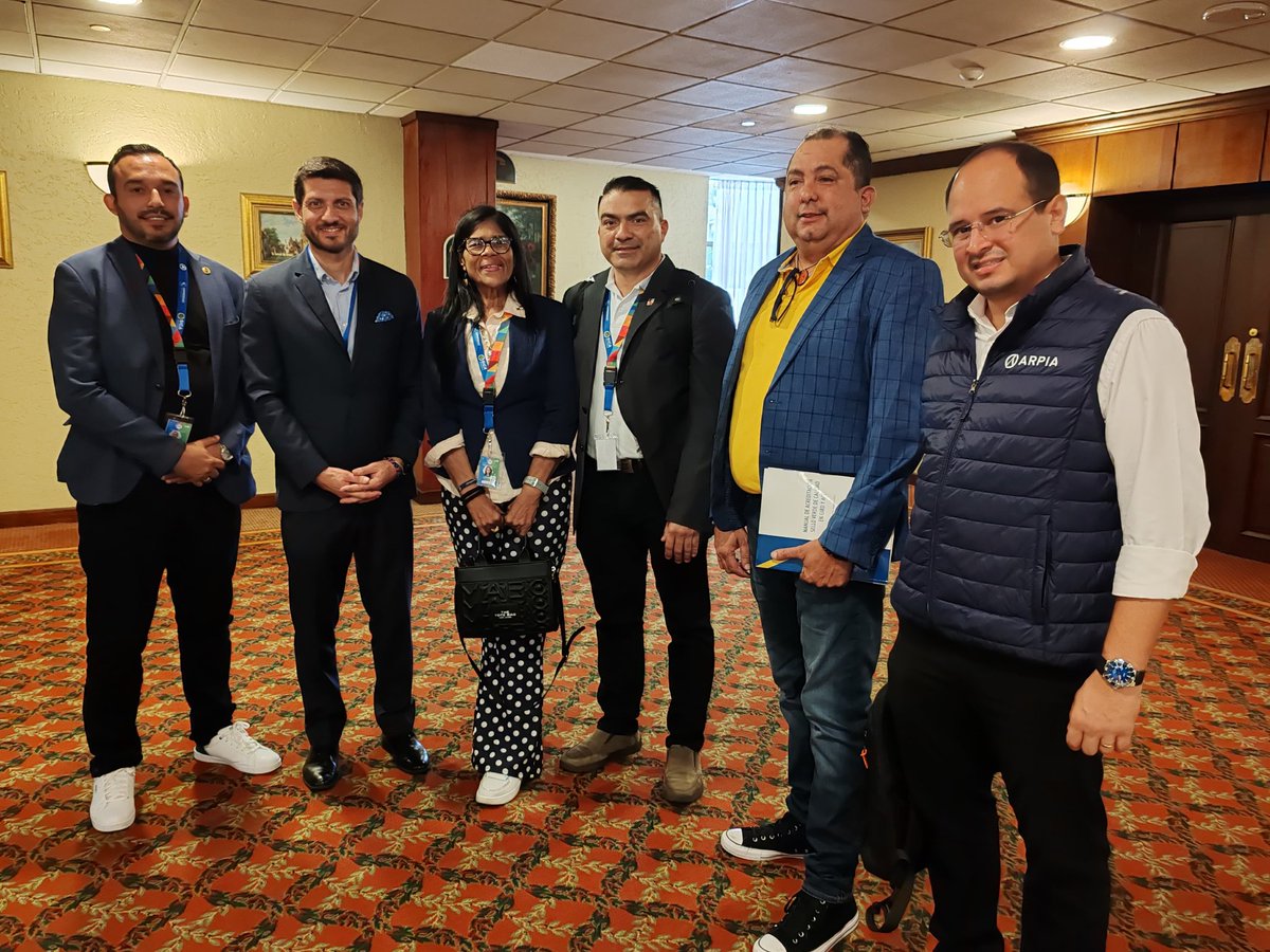 Equipo académico y técnico de Panamá, pudo intercambiar algunas ideas y proyectos con Nahuel Arenas de <a href="/UNDRR_Americas/">UNDRR Américas y el Caribe</a> buscando alinear planes de acción a las necesidades de la región <a href="/angelbuendi/">Angela Buendia</a> <a href="/ongsarpanama/">ONG SAR PANAMÁ</a> <a href="/donderisja/">Jose Donderis</a> <a href="/jvega2k/">Jose Vega</a> <a href="/ajcontreras14/">Alberto Contreras A.</a> 🇵🇦