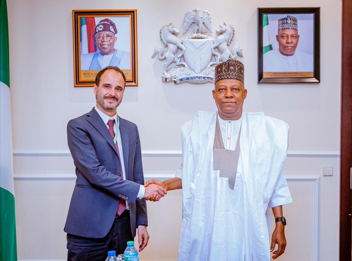 MSF_Nigeria's tweet photo. MSF’s International President @DrChristos, alongside MSF country representative @SimbaTirima and directors, paid a courtesy visit to Nigeria’s Vice President, His Excellency @officialSKSM 

🧵 https://t.co/g7NJYcvDRw