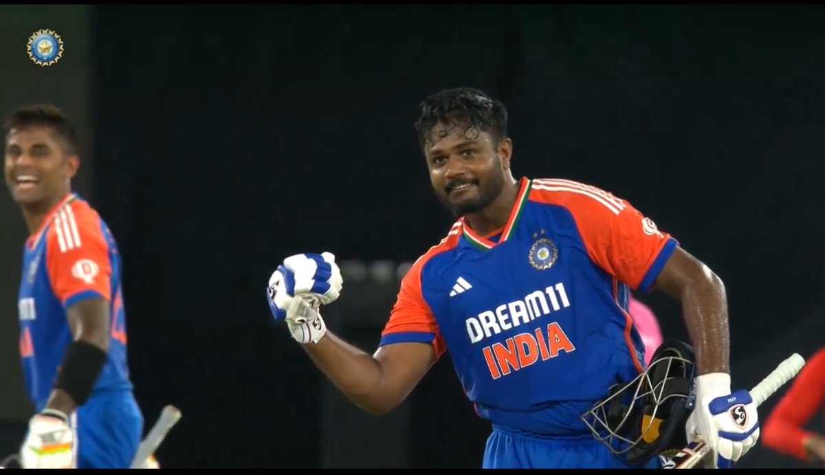 Rishita124's tweet photo. Sanju Samson is showing what he is made up of. 💪
That explosive hitting is just unreal🔥

Also, #SuryakumarYadav is the kind of friend we all need in our lives. 

#INDvBAN #BANvsIND https://t.co/mYCAwfXGp9