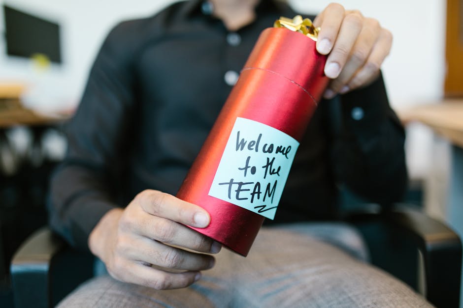 elearnindustry's tweet photo. You have to be living under a rock to not notice the shift toward hybrid and remote work. If you want employees working for home to feel confident, @AllenComm believes your onboarding must be dynamic and inclusive. 
https://t.co/Ivl7KwIi80

#employeeonboarding #onboarding https://t.co/s7QSysLqJU