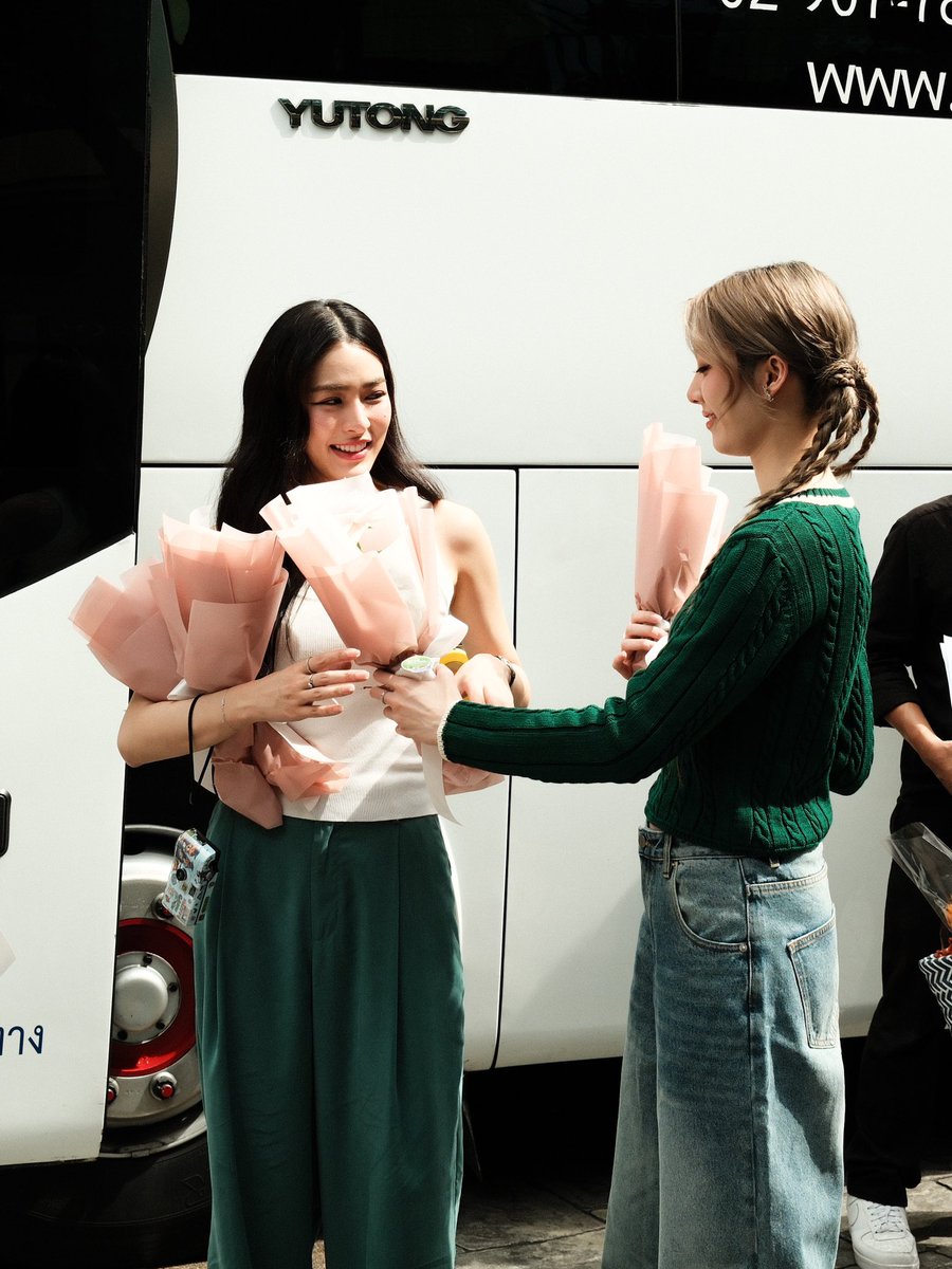 AmGreenNoted's tweet image. สายตาไม่เคยหลอกกันจริง ๆ หนูเชื่อพี่อิงค์แล้วนะคะ

GRAB GUIDE LINGORM
#หลิงออมเที่ยวกับแกร็บ