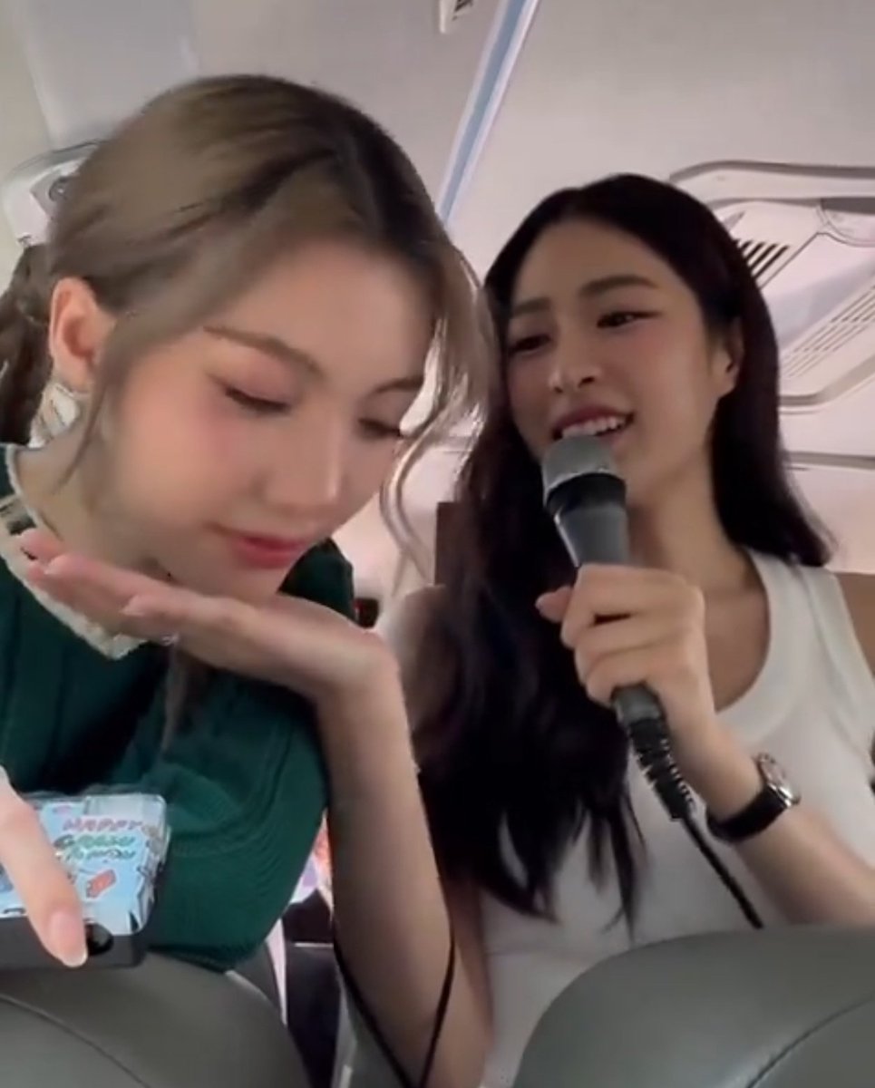 AmGreenNoted's tweet image. สายตาไม่เคยหลอกกันจริง ๆ หนูเชื่อพี่อิงค์แล้วนะคะ

GRAB GUIDE LINGORM
#หลิงออมเที่ยวกับแกร็บ