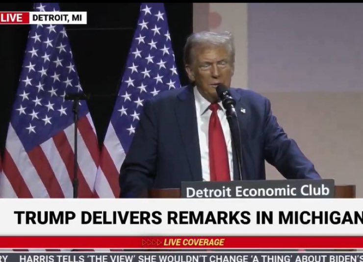 DanasMuse1's tweet image. Why is Trump going darker? No matter what @realDonaldTrump, we still see you. You can’t hide from the inevitable! #Trump #TrumpMakeUp #TrumpIsWeird #TrumpIsUnfitForOffice #TrumpIsAConvictedFelon #TrumpIsALiar