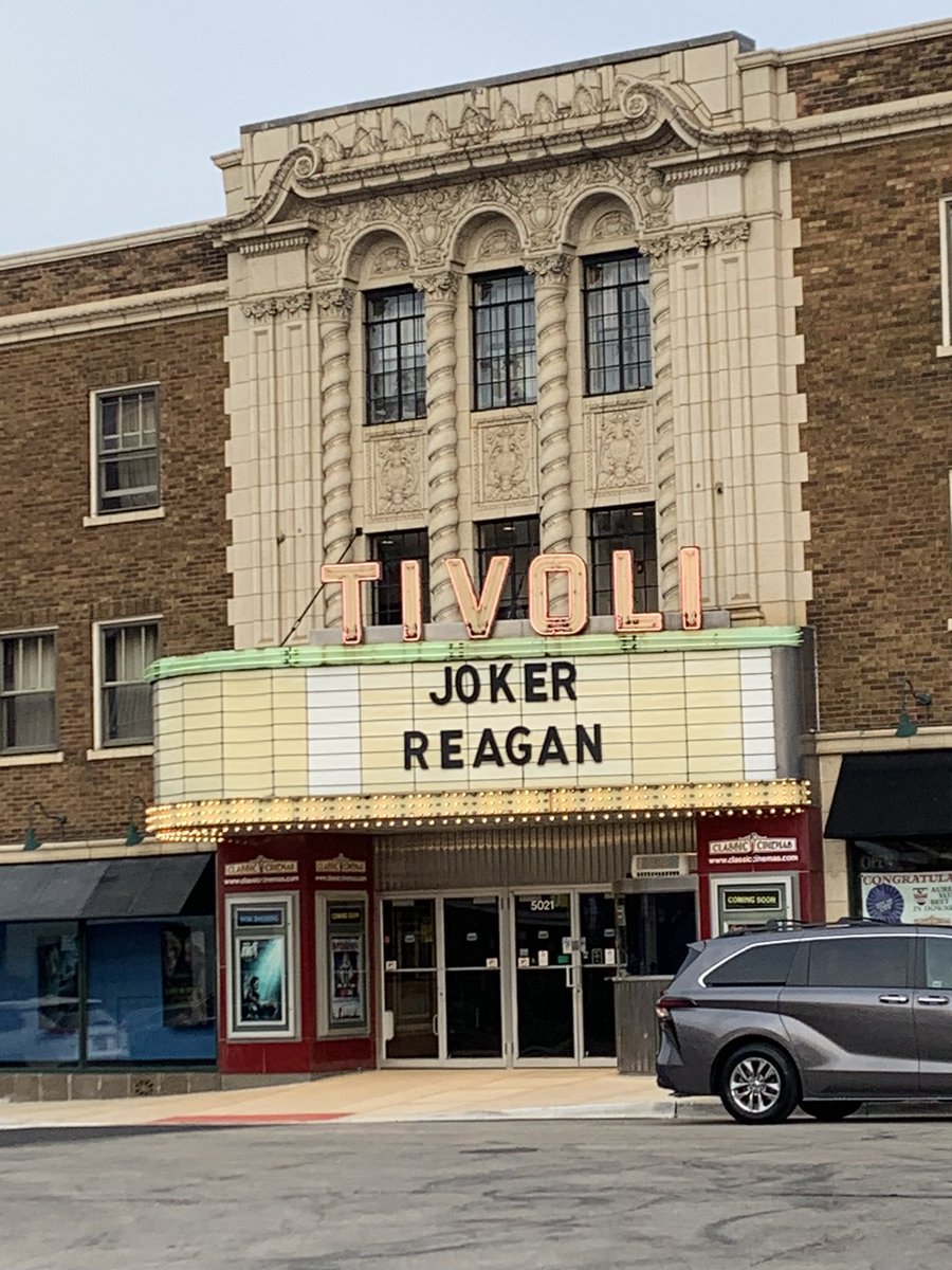 jonathanmb32's tweet image. Local movie palace is doing a “psychopaths of the ‘80s” double feature