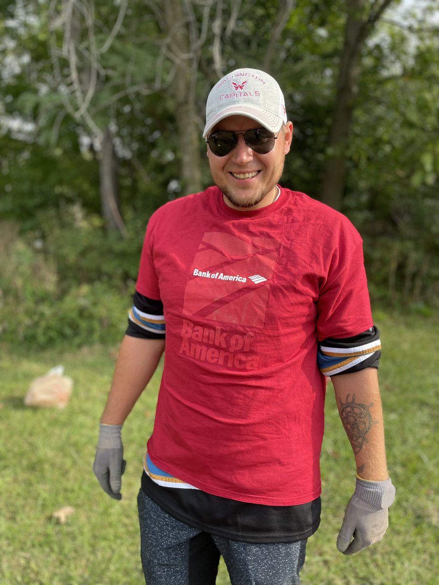 Terrific turnout organized by <a href="/charliekmox/">Charlie Brennan</a> to help beautify #STL. Thanks to the nearly 70 volunteers! And Happy Birthday to Jack, spending his special day planting bulbs!